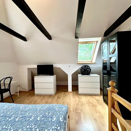 Przy Skm Wyscigi Apartment